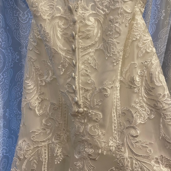 Stella York Wedding Dress 7394 - Picture 5 of 13